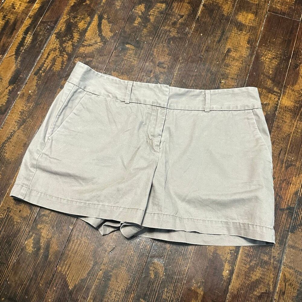 Loft gray flat front normcore size 8 minimalist shorts
